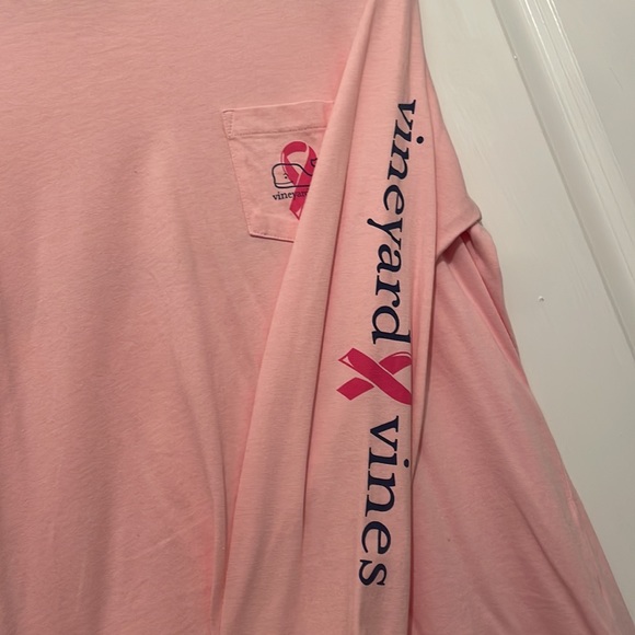 Vineyard Vines Breast Cancer Long sleeve - Picture 3 of 6